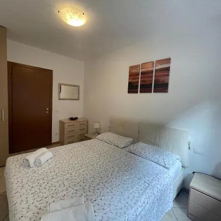 Vista D'oro Ulivo Apt. 9 *